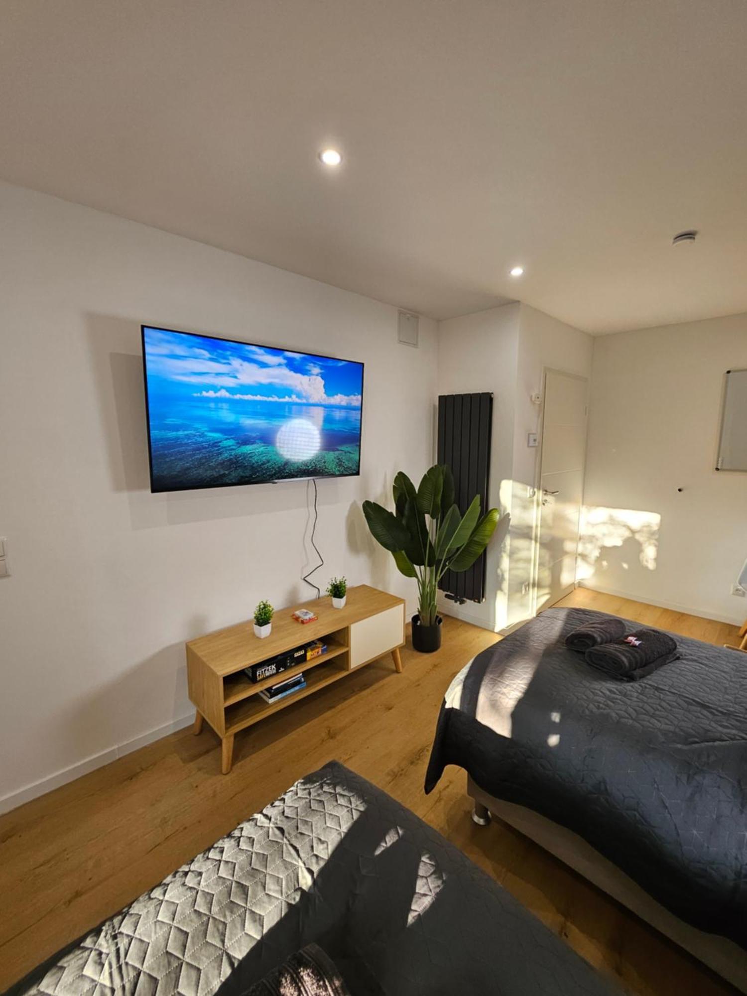 Modern Homes - Voll Ausgestatte Wohnung - Balkon - Hotelbetten - 4K Tv - Wlan Морс-Вінн Екстер'єр фото