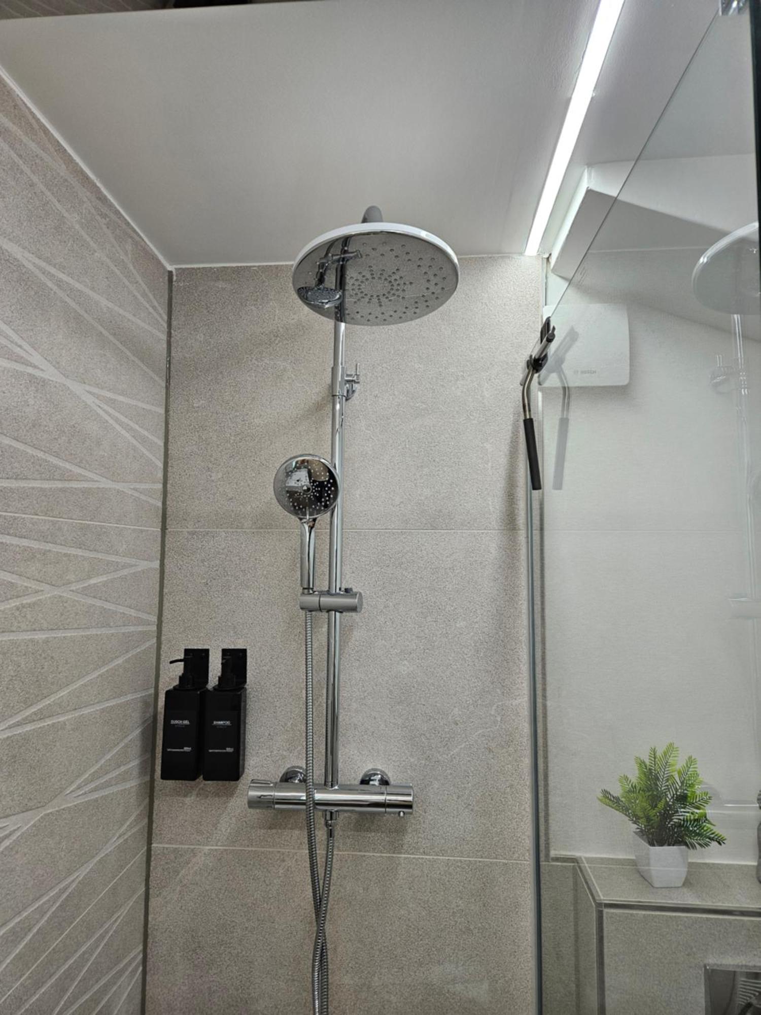 Modern Homes - Voll Ausgestatte Wohnung - Balkon - Hotelbetten - 4K Tv - Wlan Морс-Вінн Екстер'єр фото