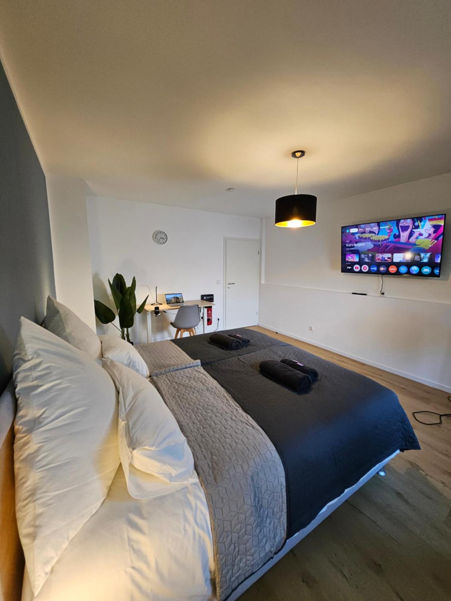 Modern Homes - Voll Ausgestatte Wohnung - Balkon - Hotelbetten - 4K Tv - Wlan Морс-Вінн Екстер'єр фото